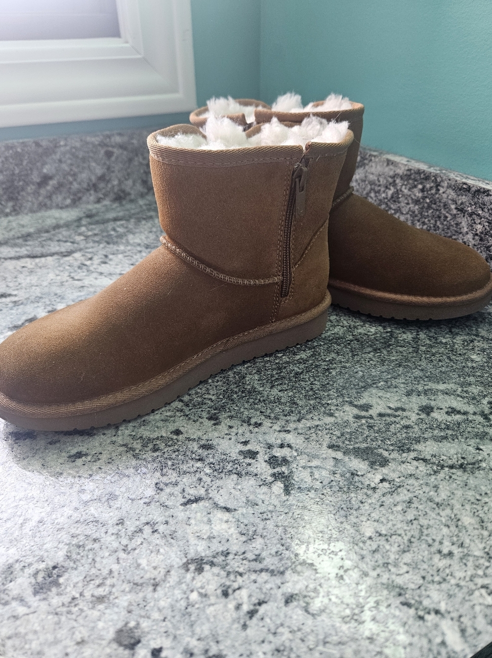 Koolaburra By UGG Chestnut Brown Bow Ankle Boots, Youth Size 4 - Picture 3 of 4